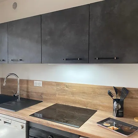 Apartment 75 M2 Center