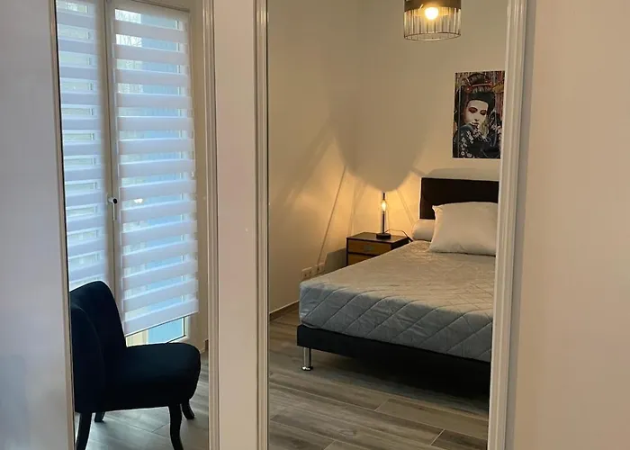 75 M2 Center * Calvi (Corsica)