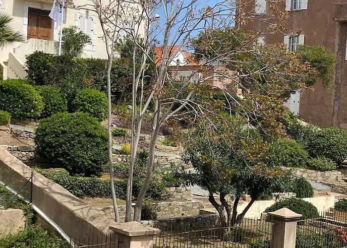 75 M2 Center Appartement *